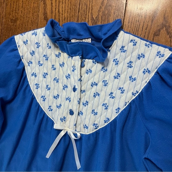 Vintage 1970s Feather Bed Intimates Blue & White Bows Granny Night Gown Pyjamas - Picture 3 of 10